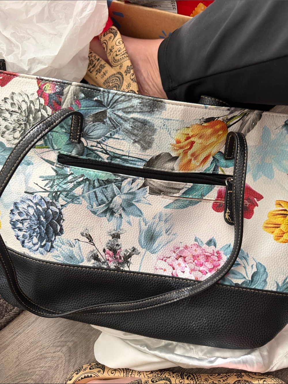 Stone Mountain Accessories Floral Tote with Black Trim and Multicolor Blooms - Picture 7 of 7